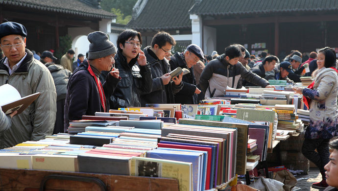 上海文廟舊書(shū)市：聊書(shū)懷舊好去處