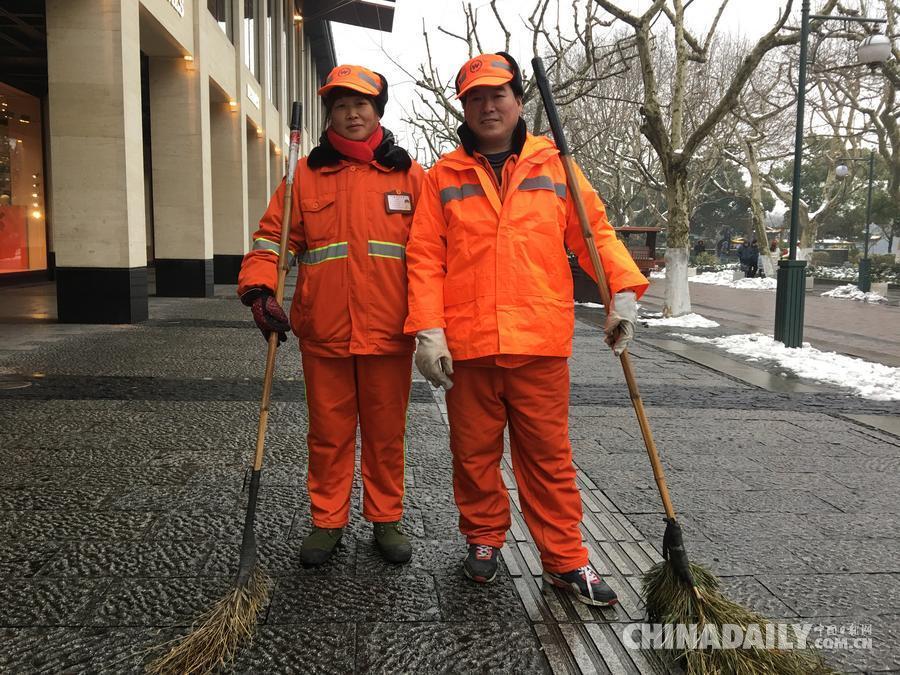 低溫冰雪中，一座城市的溫暖24小時(shí)——記錄那些在極端天氣下默默維持城市運(yùn)轉(zhuǎn)的普通人