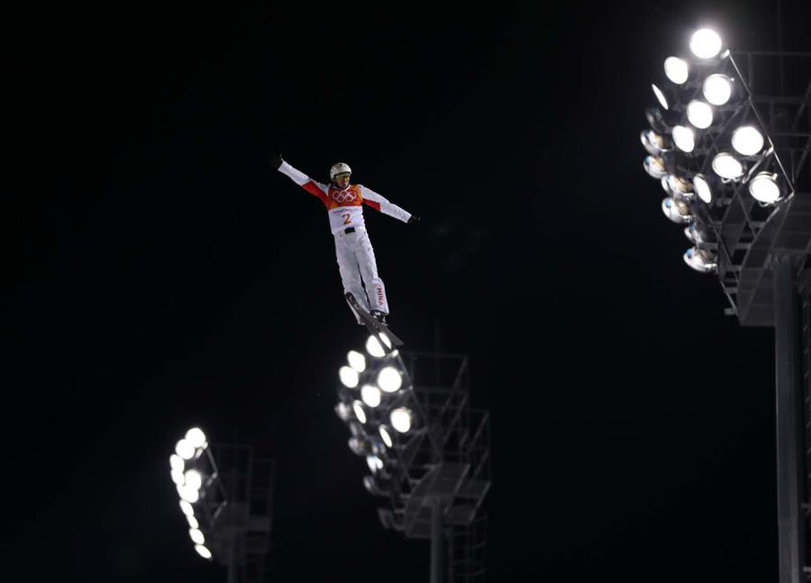 平昌冬奧會(huì)自由式滑雪男子空中技巧決賽舉行 中國(guó)選手賈宗洋獲得亞軍