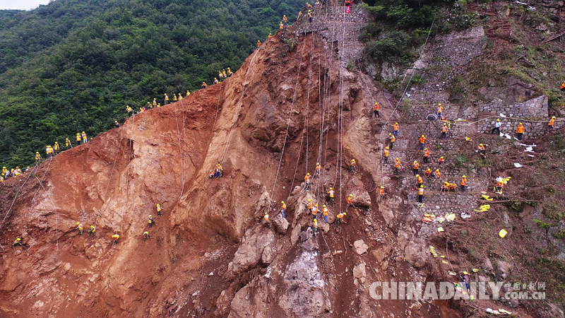 寶成鐵路水害區(qū)段搶險工作仍在緊張進(jìn)行